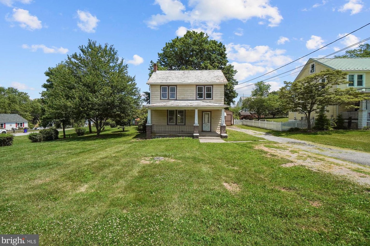 303 Park Ave, Mount Airy, MD 21771-5470