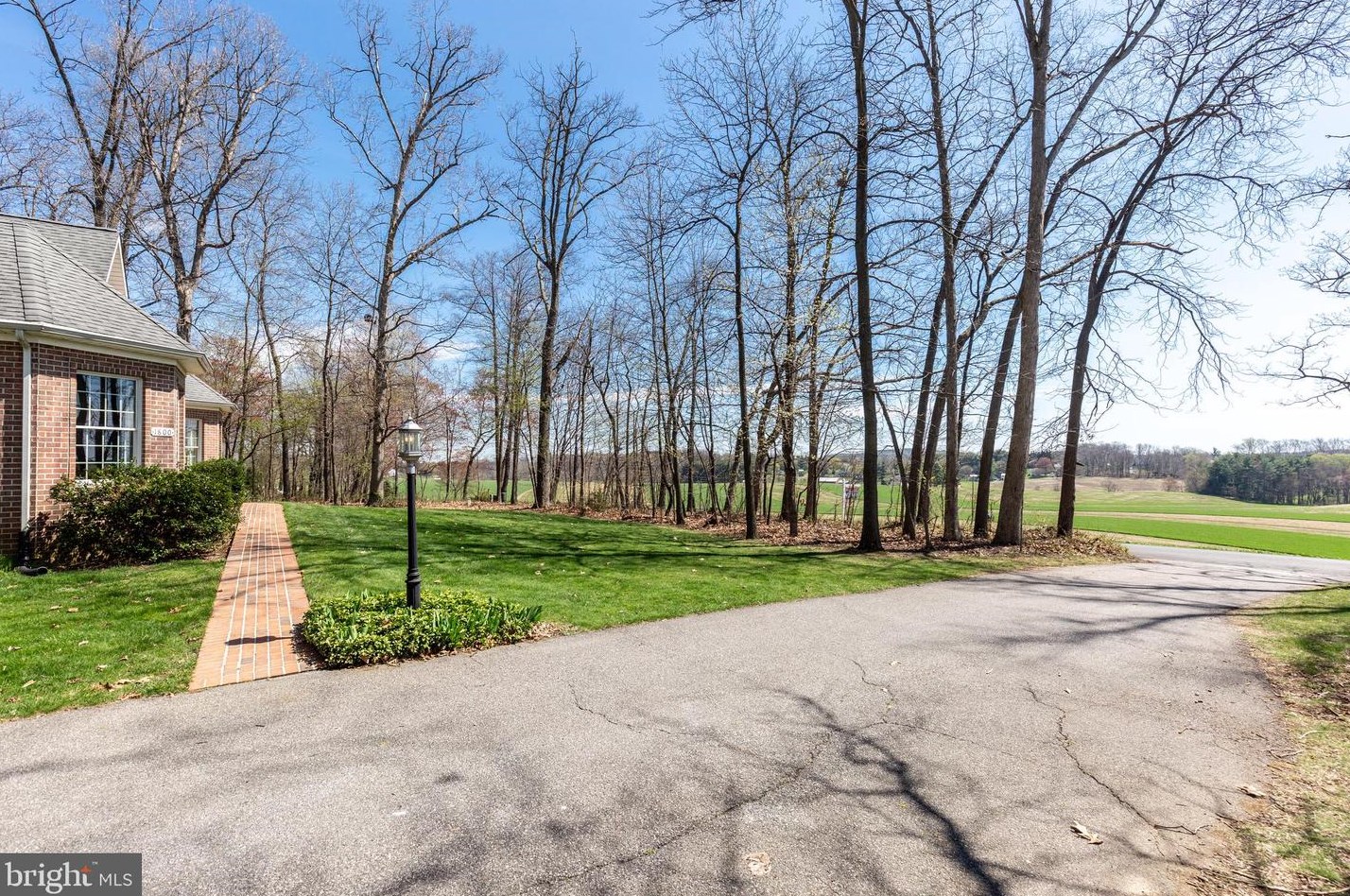 1800 Stuller Rd, New Windsor, MD 21776-8509