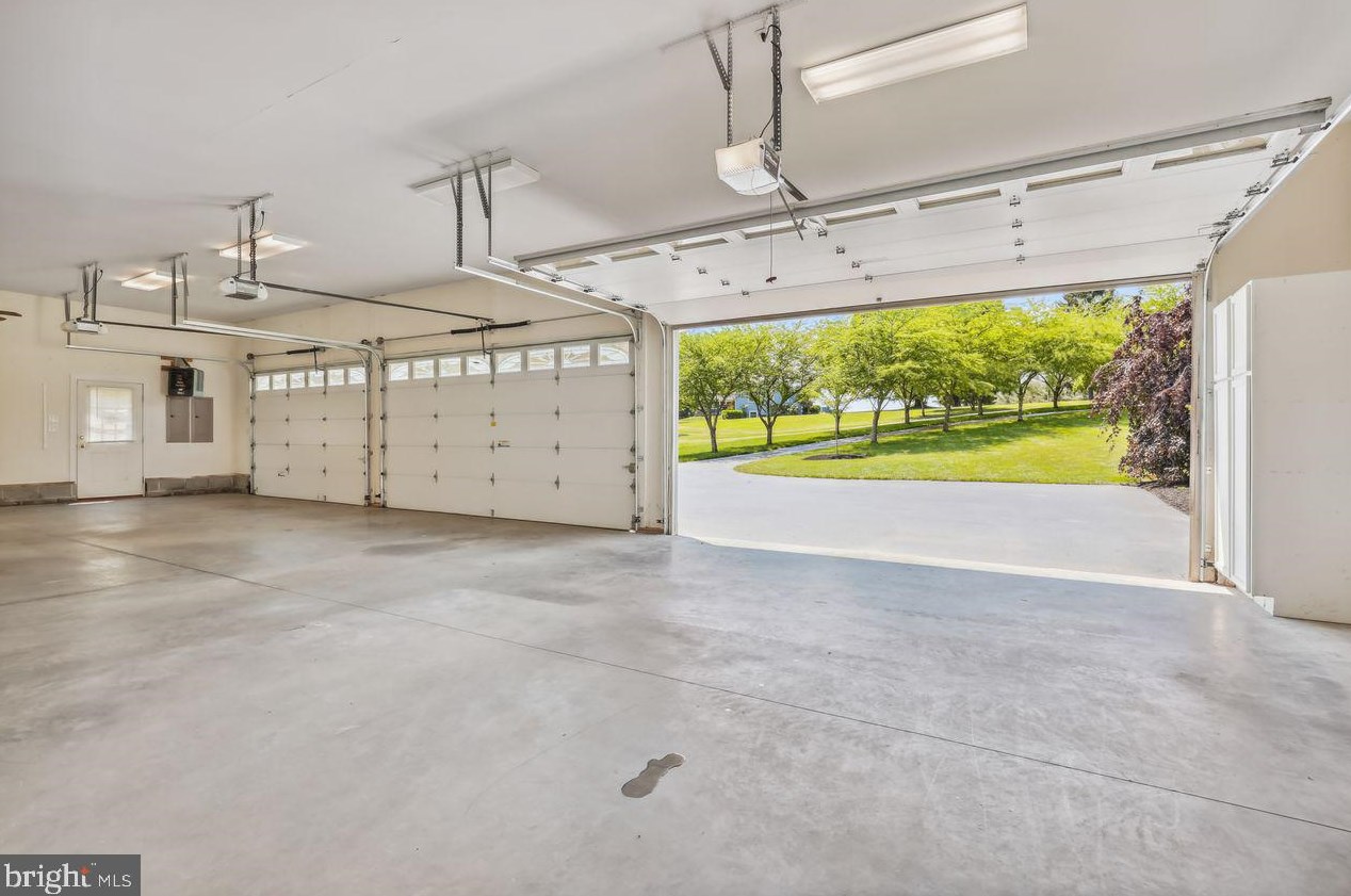 5821 Cabbage Spring Rd, Mount Airy MD 21771-8019 exterior