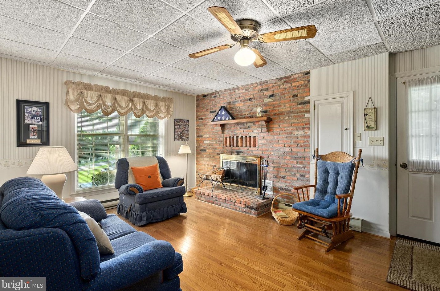 6111 Cabbage Spring Rd, Mount Airy MD  21771-8004 exterior