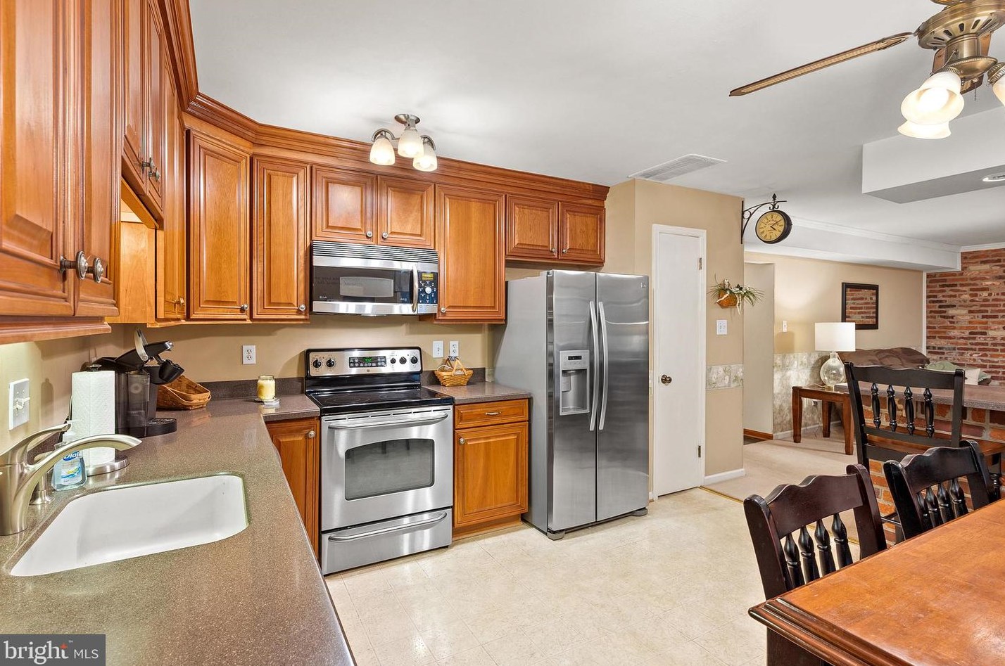 6111 Cabbage Spring Rd, Mount Airy MD  21771-8004 exterior