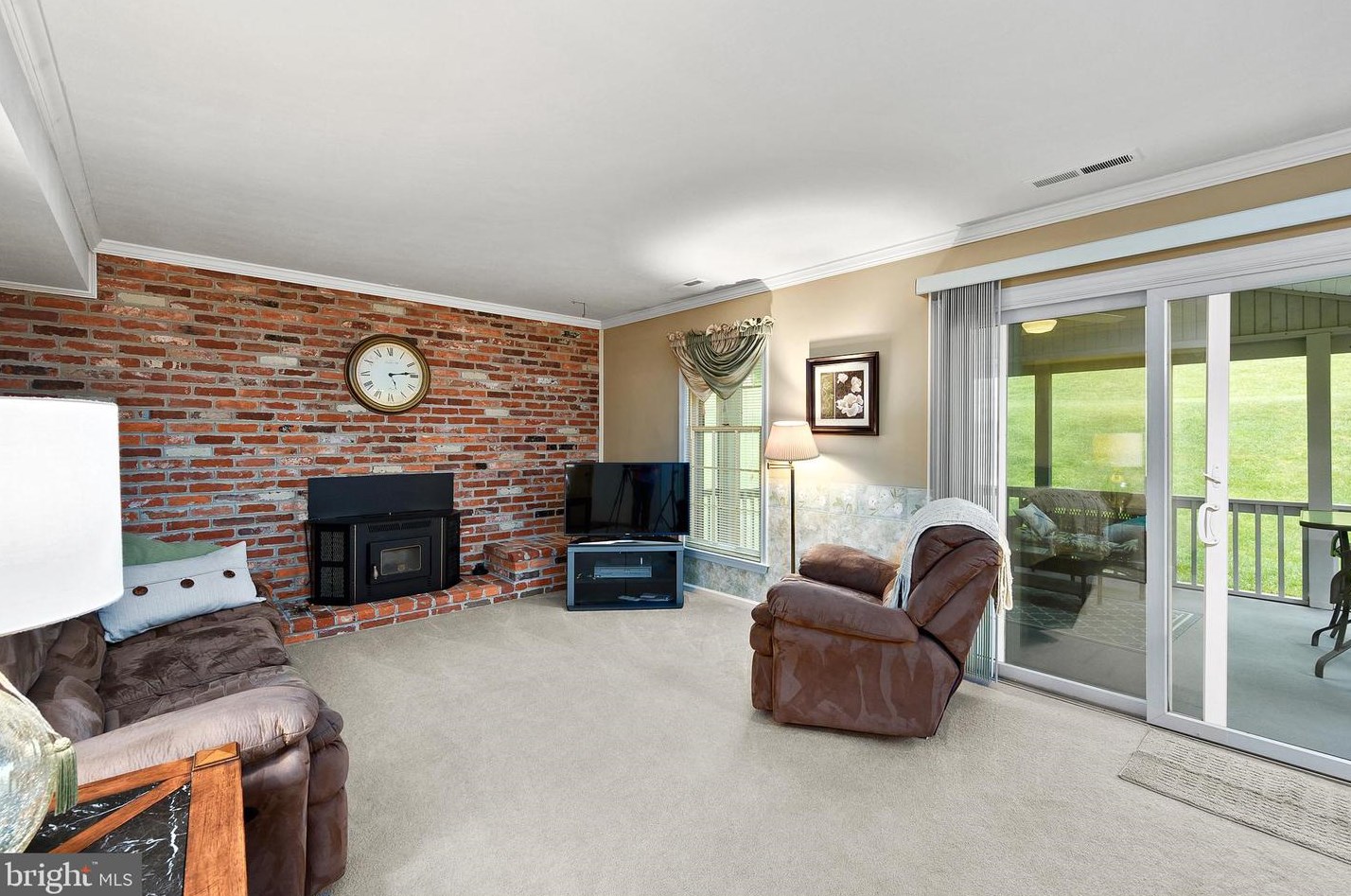 6111 Cabbage Spring Rd, Mount Airy MD  21771-8004 exterior