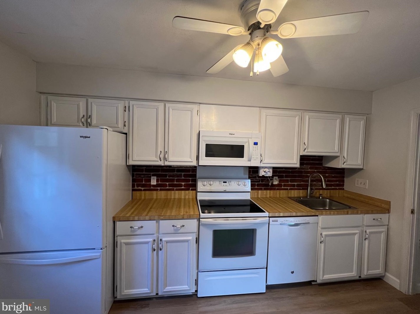 716 Robinwood Dr, Mount Airy MD  21771-5508 exterior