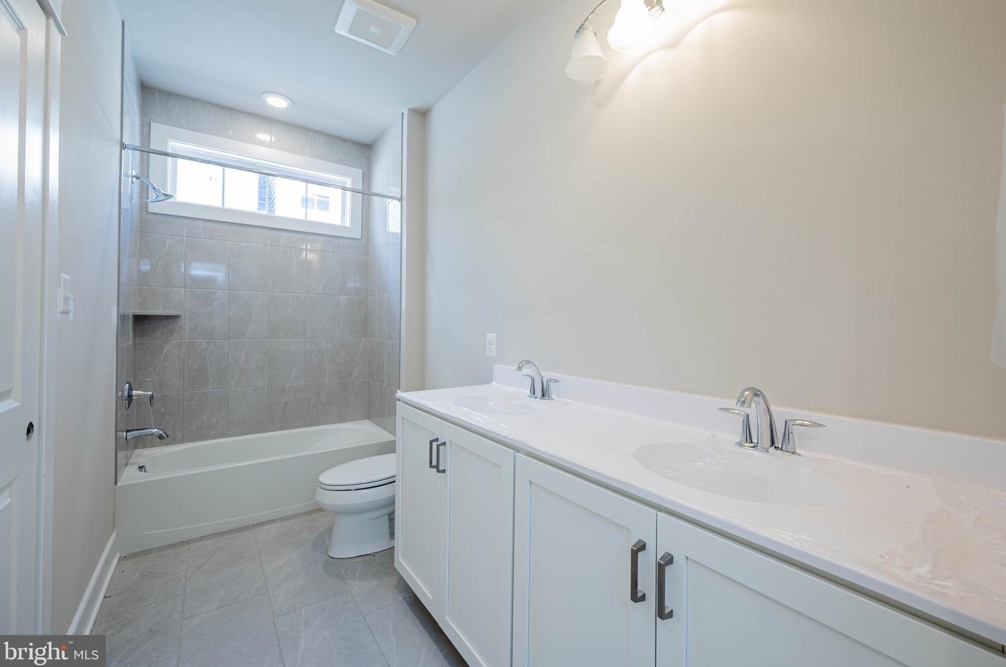 301 Park Ave, Mount Airy MD 21771-5424 exterior