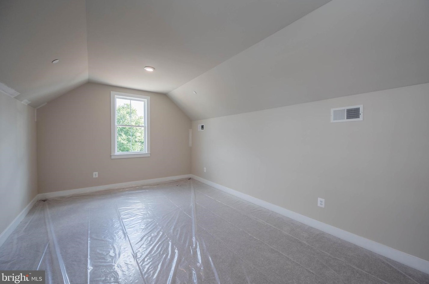 301 Park Ave, Mount Airy MD 21771-5424 exterior