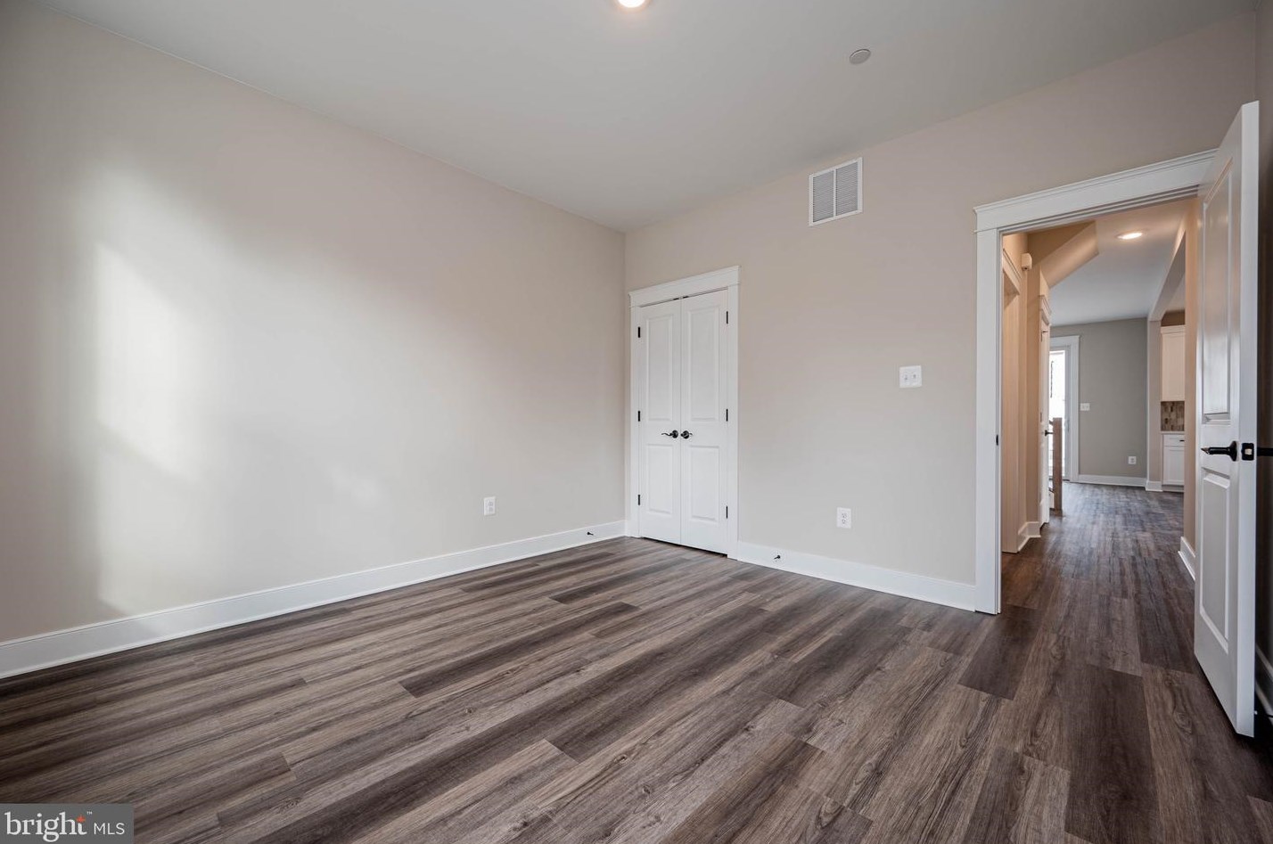 301 Park Ave, Mount Airy MD 21771-5424 exterior