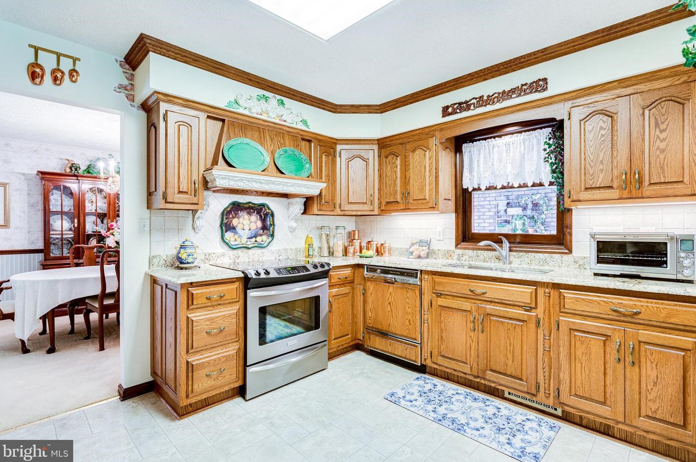 5089 Fleming Rd, Mount Airy MD 21771-8710 exterior