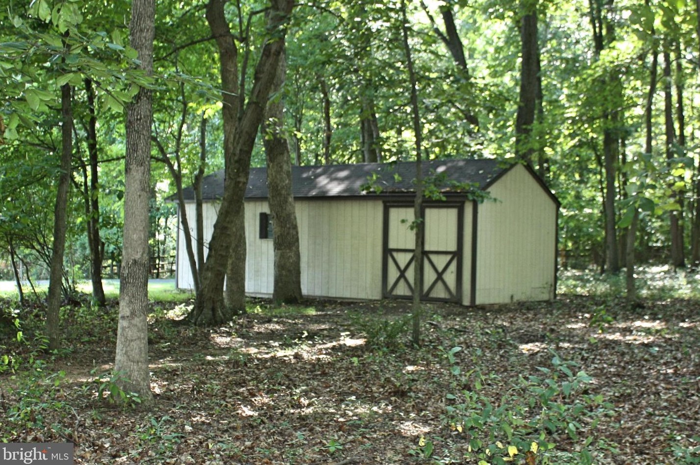 5089 Fleming Rd, Mount Airy MD 21771-8710 exterior