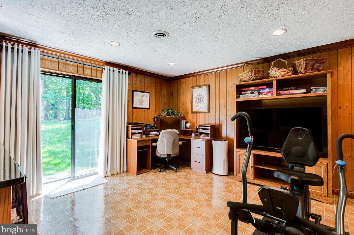 5089 Fleming Rd, Mount Airy MD 21771-8710 exterior