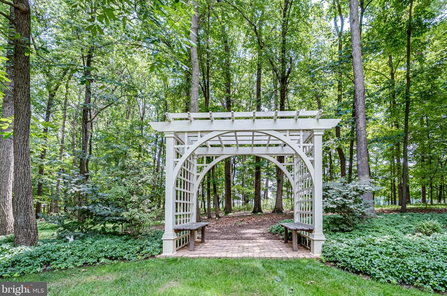 5089 Fleming Rd, Mount Airy MD 21771-8710 exterior