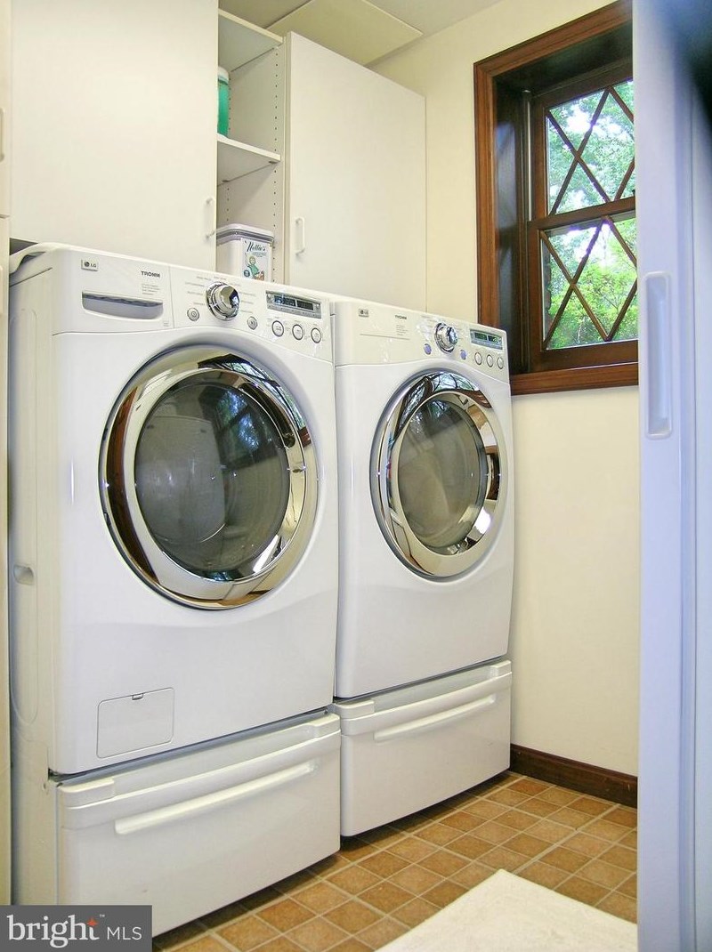 5089 Fleming Rd, Mount Airy MD 21771-8710 exterior