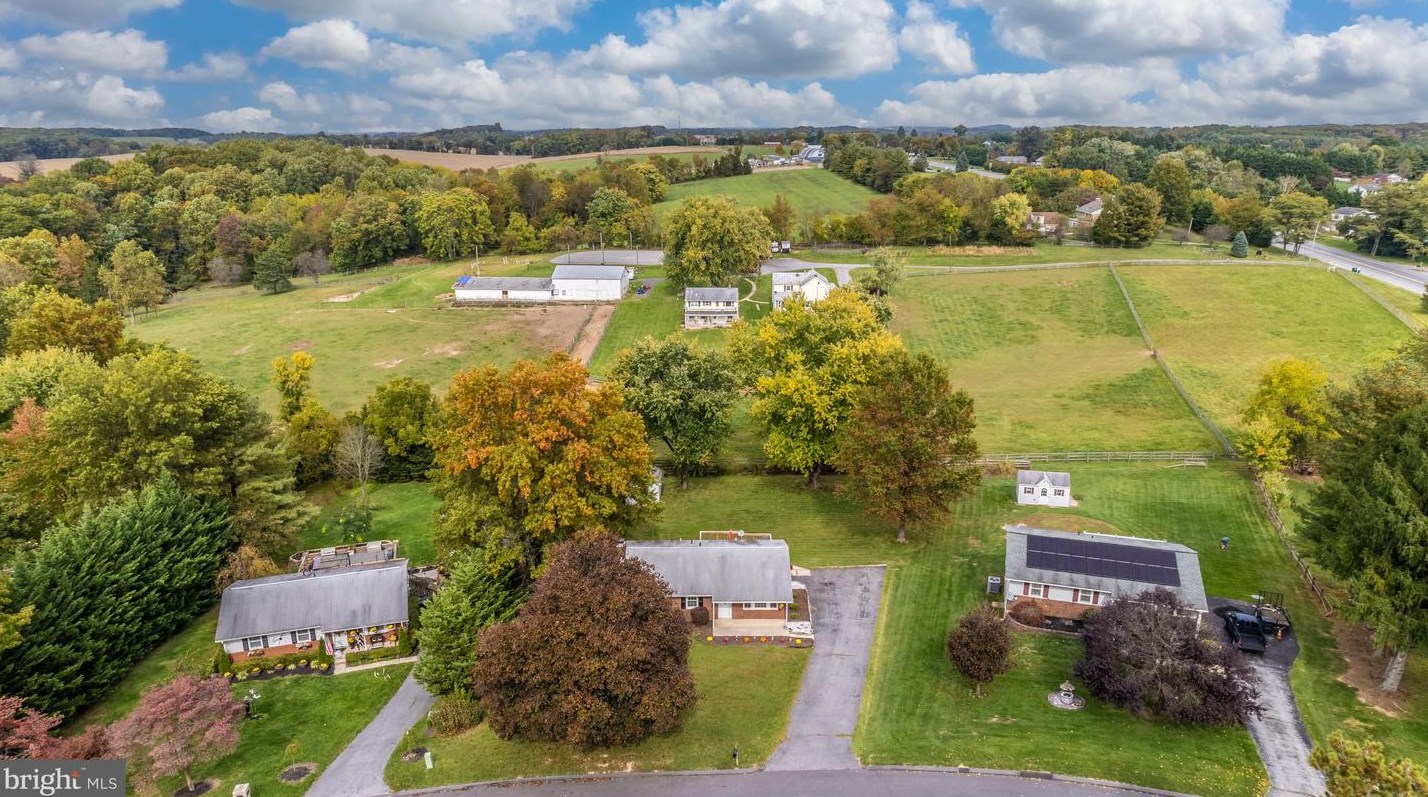 3005 Michael Rd, Mount Airy MD 21771-8922 exterior