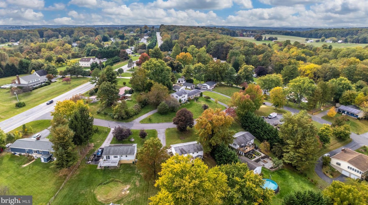 3005 Michael Rd, Mount Airy MD 21771-8922 exterior