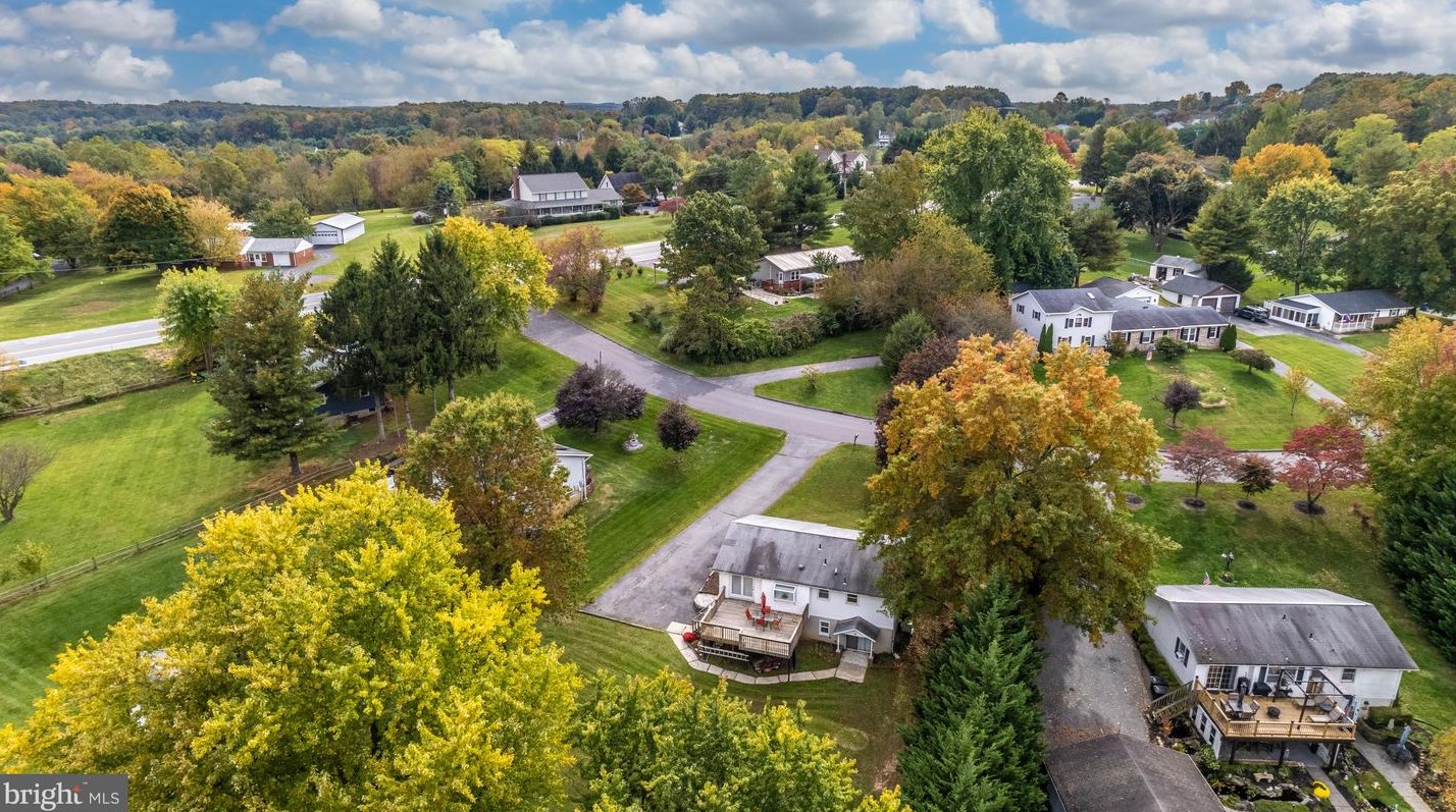 3005 Michael Rd, Mount Airy MD 21771-8922 exterior