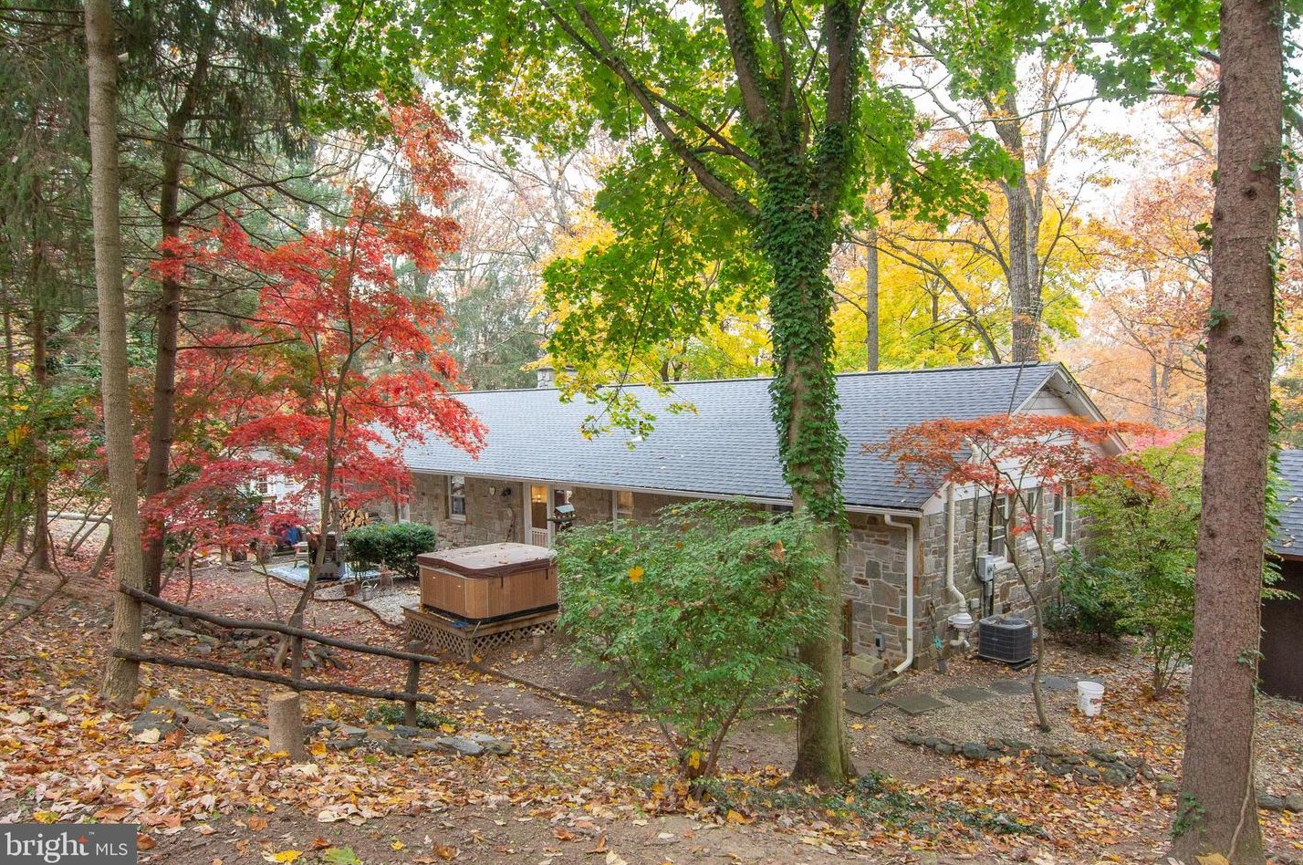 2401 Albert Rill Rd, Hampstead MD  21074-1014 exterior