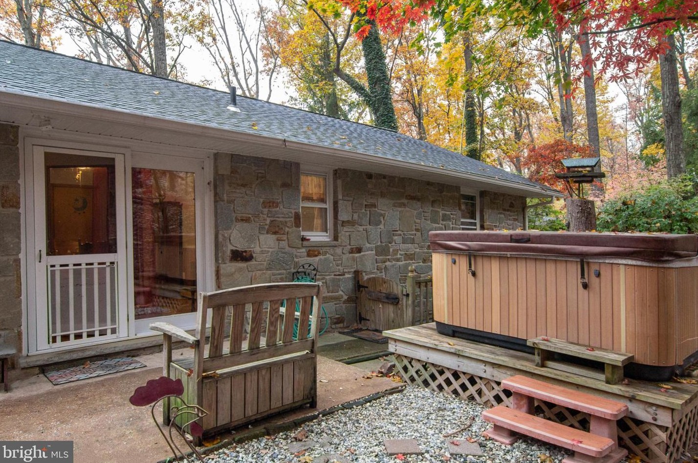 2401 Albert Rill Rd, Hampstead MD  21074-1014 exterior