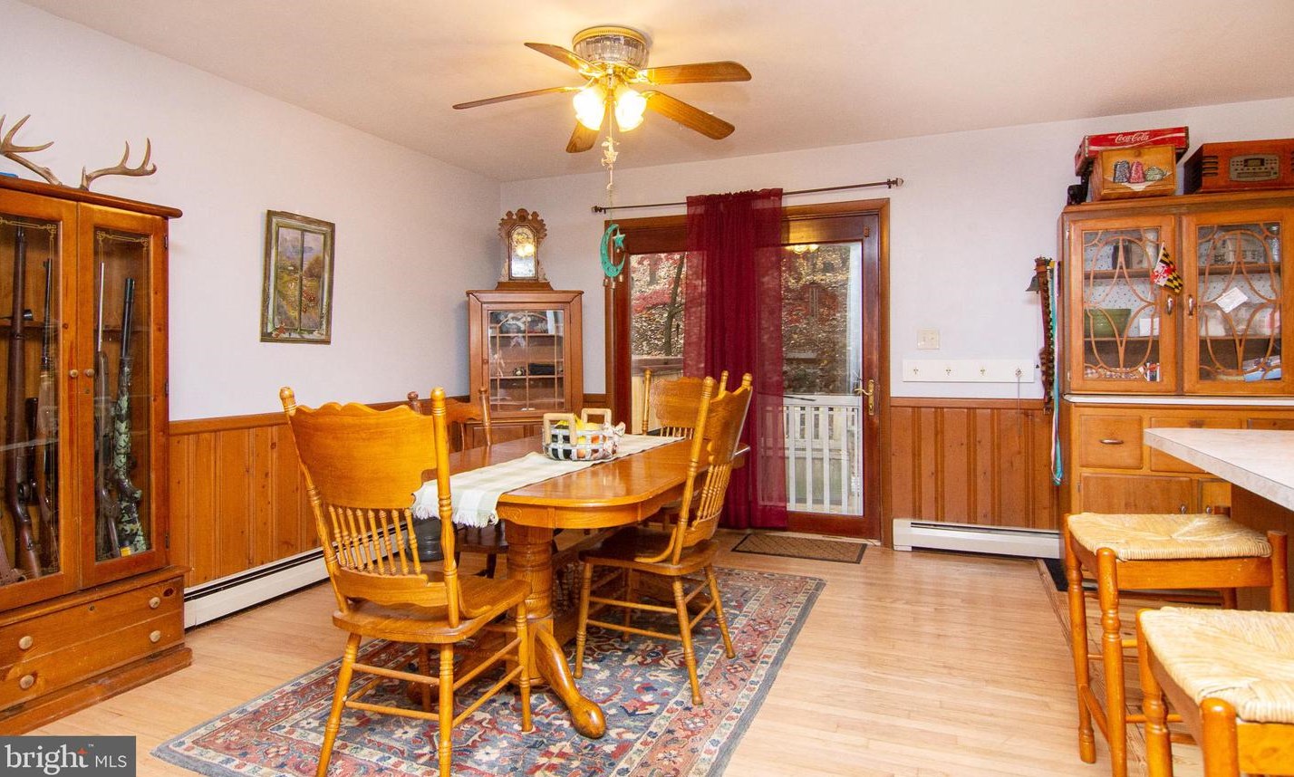 2401 Albert Rill Rd, Hampstead MD  21074-1014 exterior