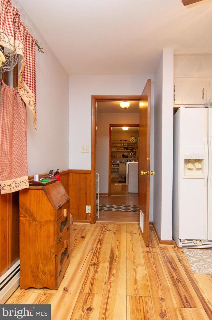 2401 Albert Rill Rd, Hampstead MD  21074-1014 exterior