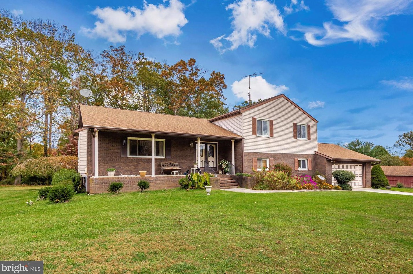 2613 Gillis Rd, Mount Airy, MD 21771-8805