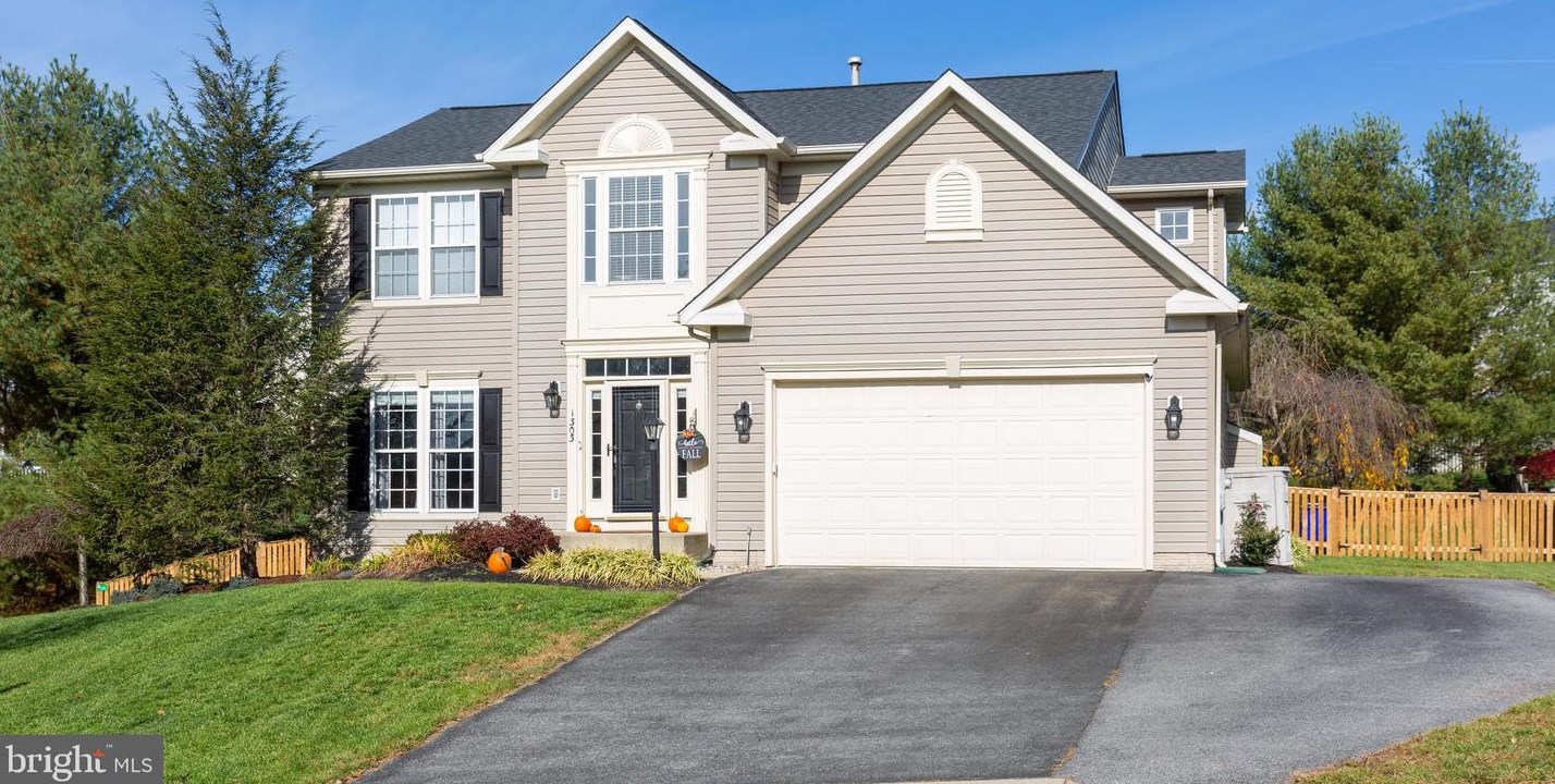 1303 Marian Way, Mount Airy MD 21771-5873 exterior