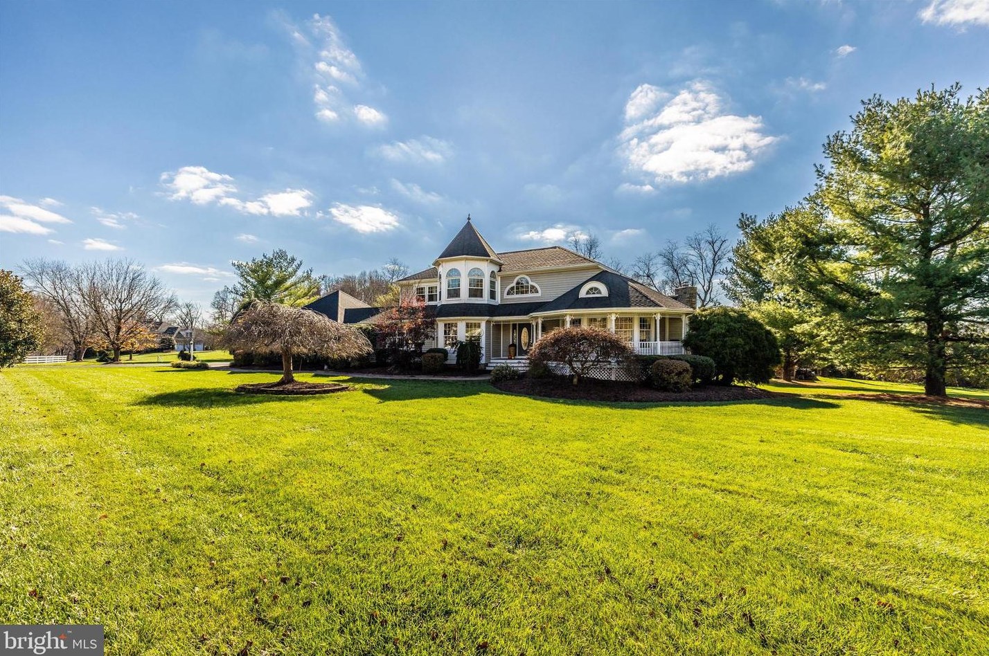 6510 Ring Dancer Dr, Mount Airy, MD 21771-8054