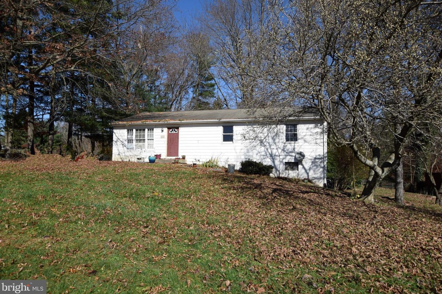 6516 Davis Rd, Mount Airy, MD 21771-7206