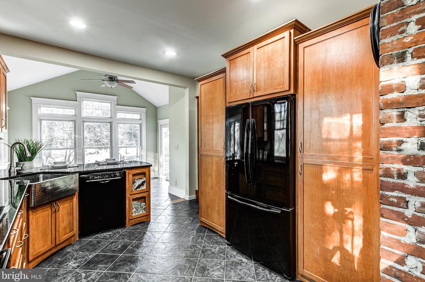 124 Main St, New Windsor MD  21776-9756 exterior