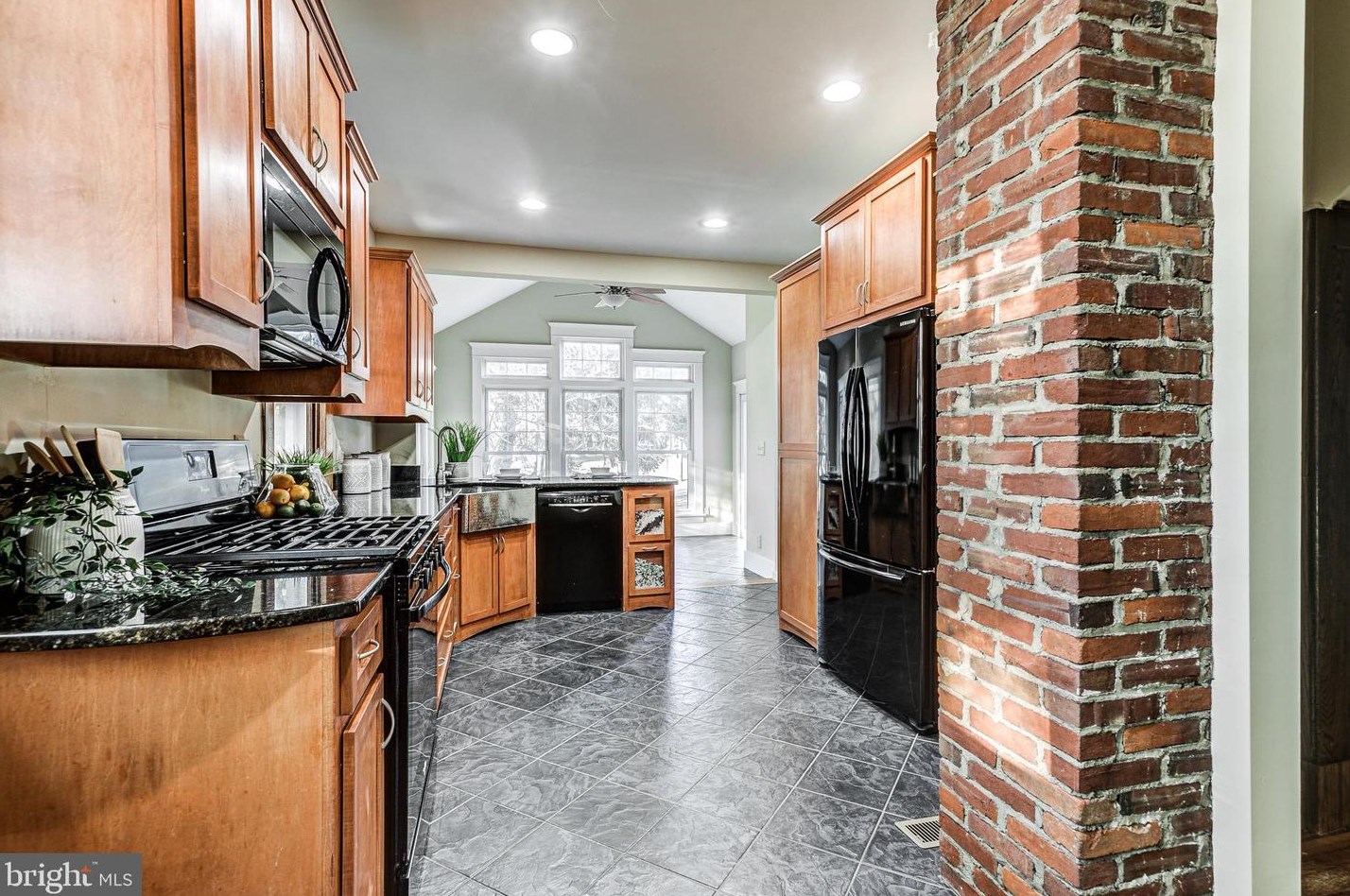 124 Main St, New Windsor MD  21776-9756 exterior