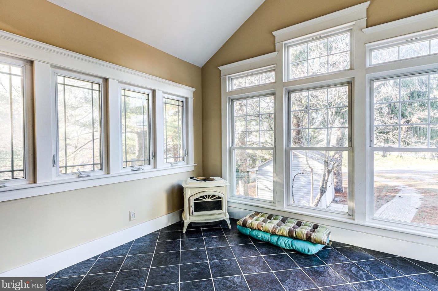 124 Main St, New Windsor MD  21776-9756 exterior