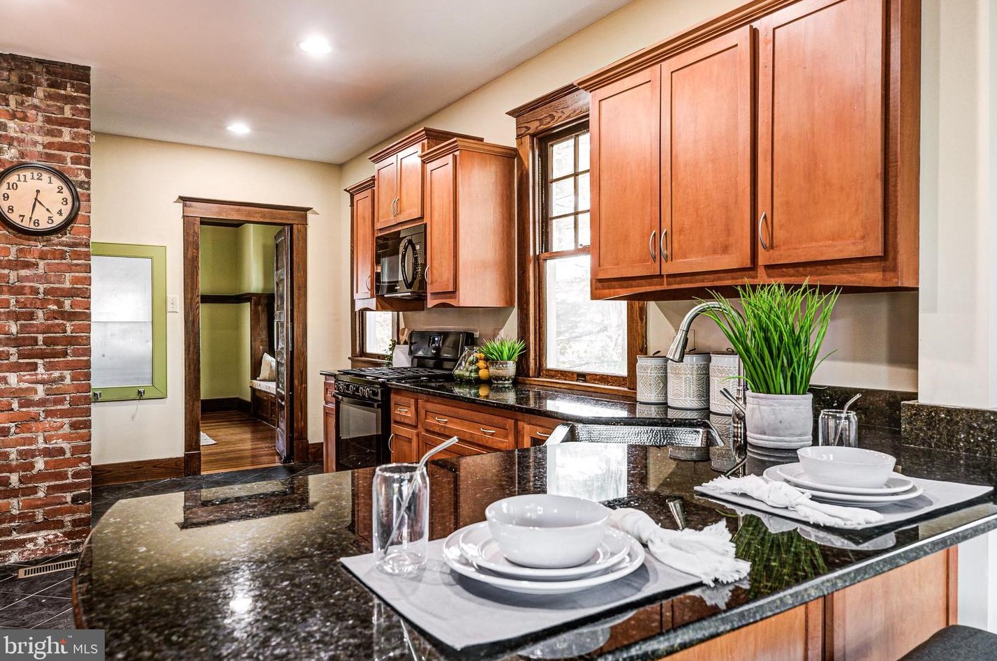 124 Main St, New Windsor MD  21776-9756 exterior