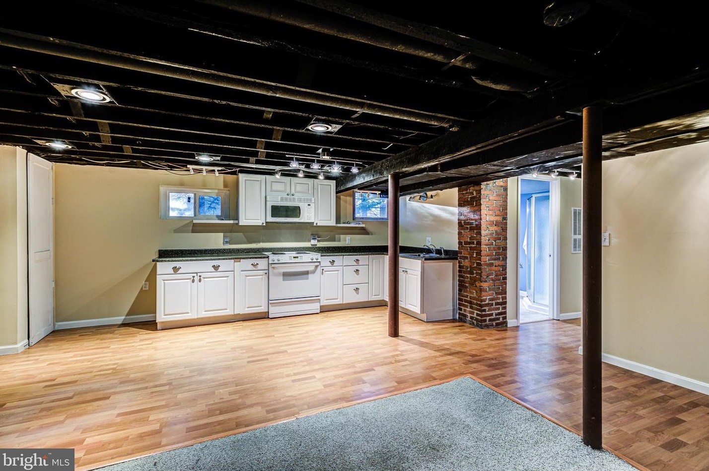 124 Main St, New Windsor MD  21776-9756 exterior