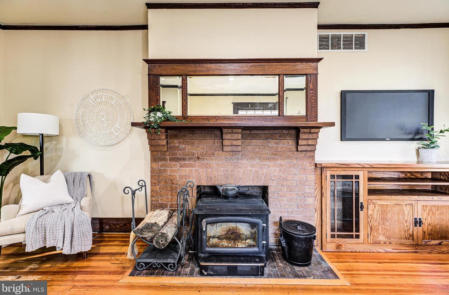 124 Main St, New Windsor MD  21776-9756 exterior