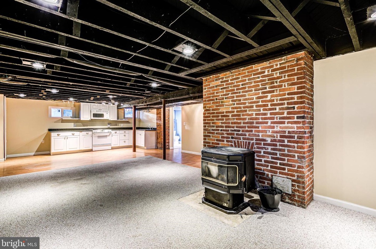 124 Main St, New Windsor MD  21776-9756 exterior