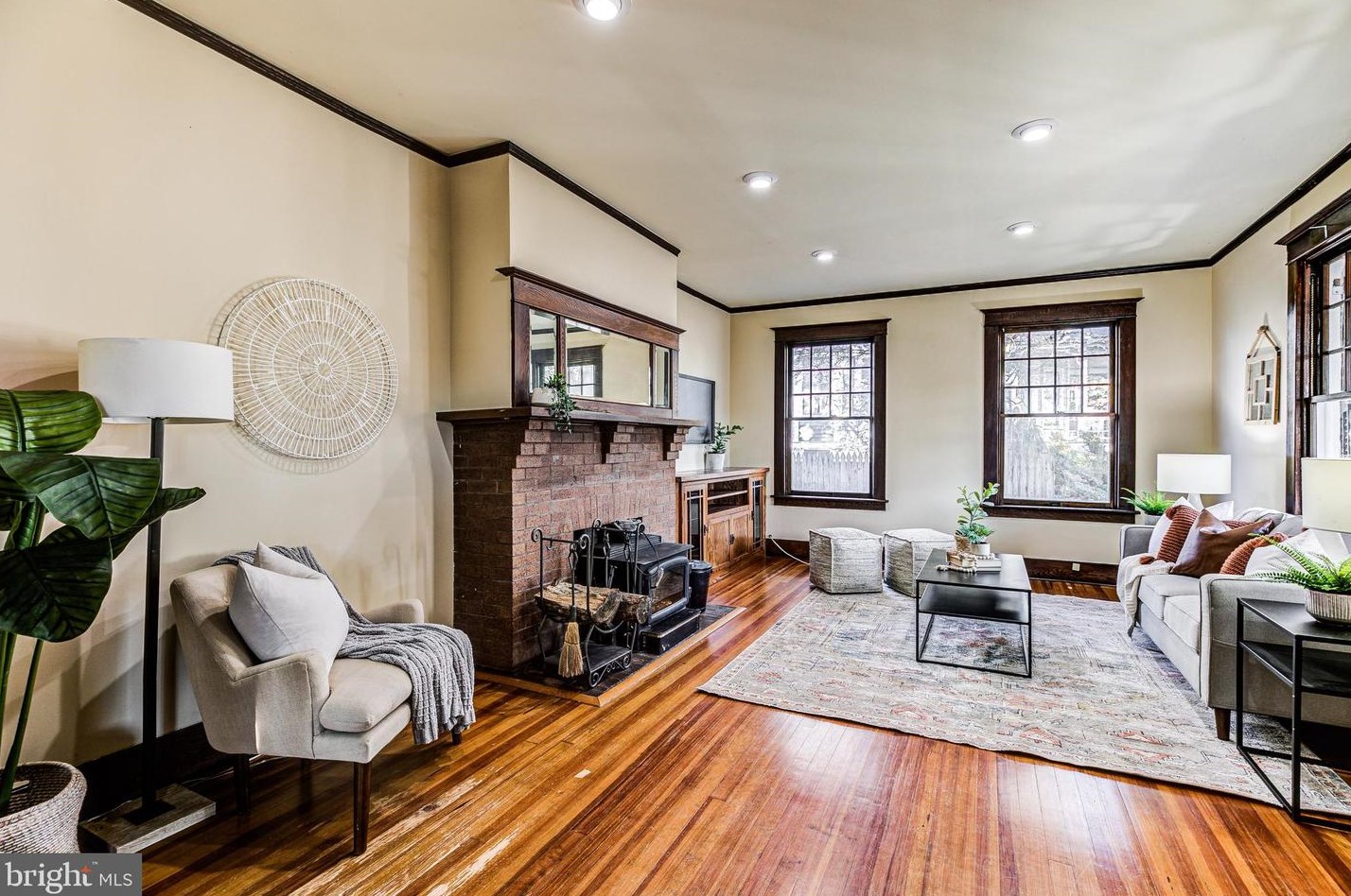 124 Main St, New Windsor MD  21776-9756 exterior