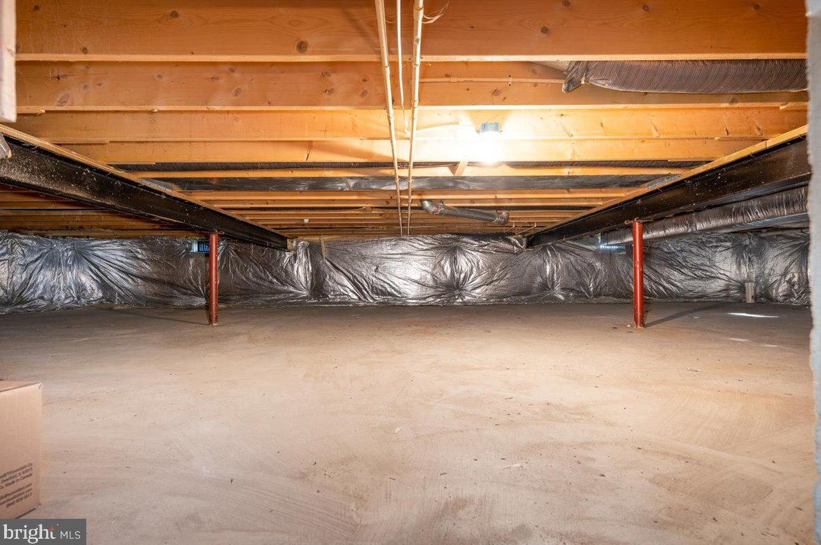 1115 Slingluff Rd, New Windsor MD  21776-9322 exterior