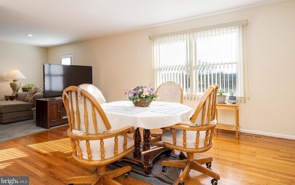 1115 Slingluff Rd, New Windsor MD  21776-9322 exterior