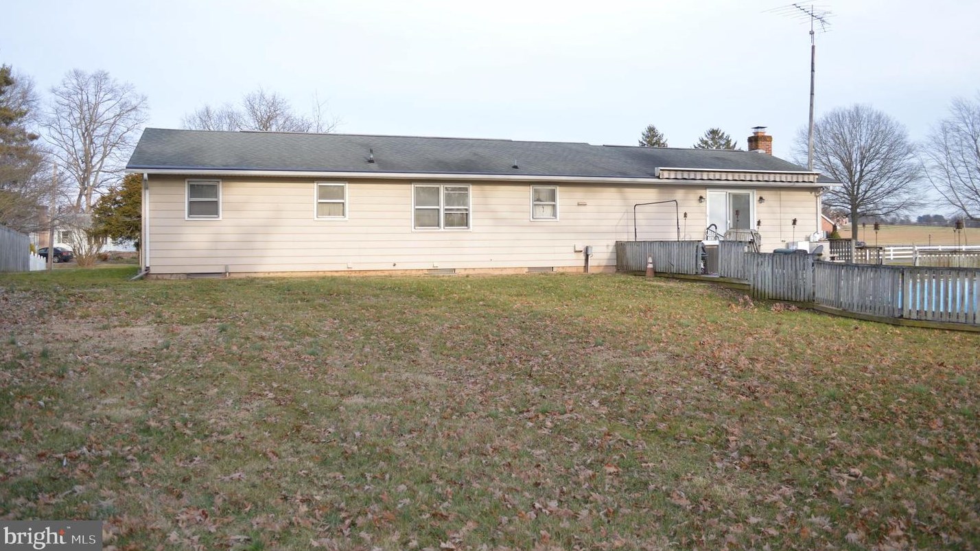 2520 Roop Rd, Taneytown, MD 21787