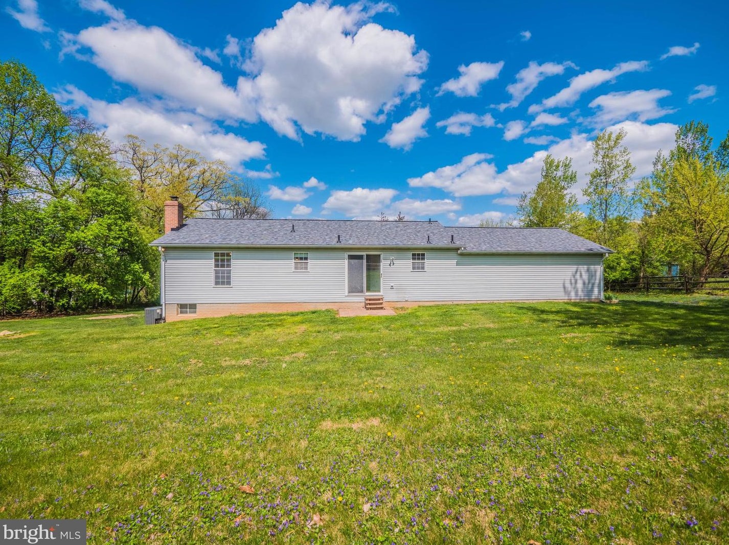 2225 Doctor Stitely Rd, New Windsor MD  21776-8313 exterior