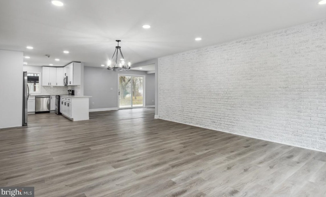 2124 Woodview Rd, Patapsco MD  21048-1118 exterior