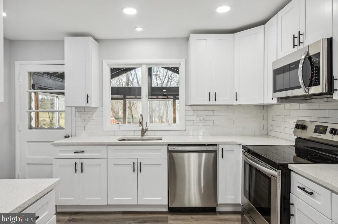 2124 Woodview Rd, Patapsco MD  21048-1118 exterior