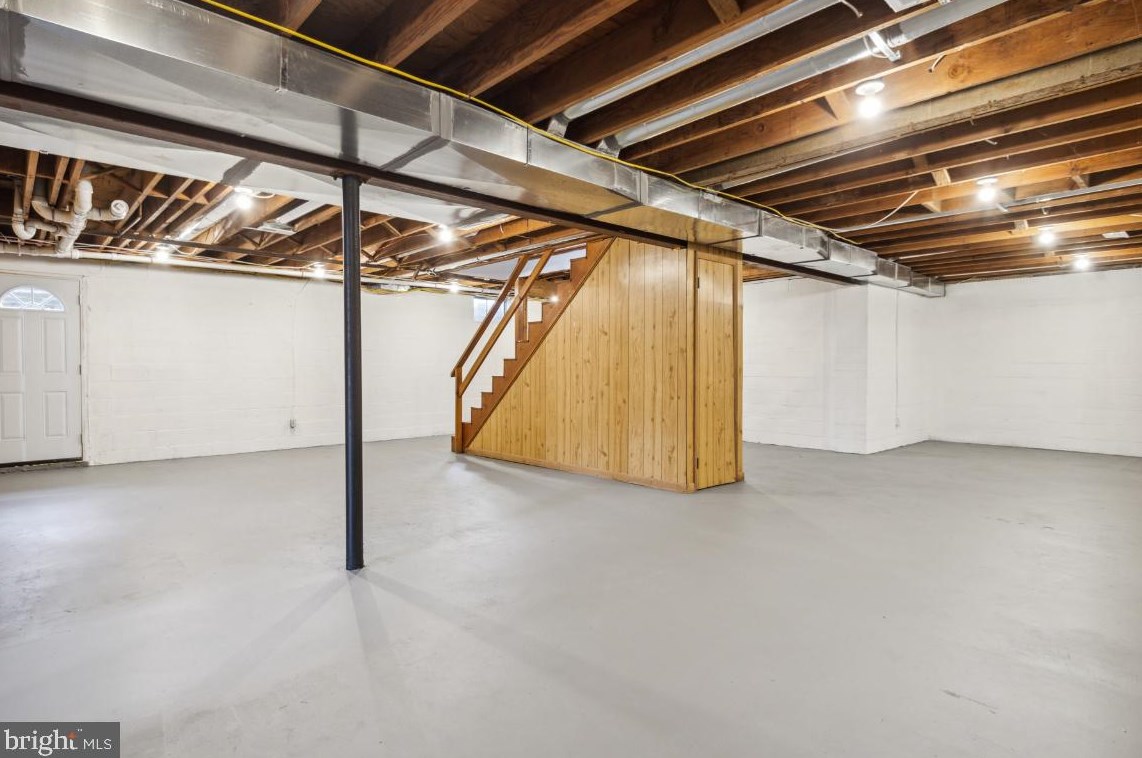 2124 Woodview Rd, Patapsco MD  21048-1118 exterior