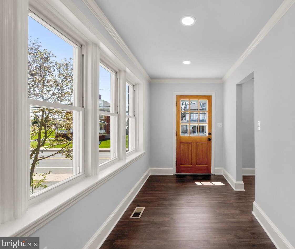 313 Baltimore St, Taneytown MD  21787-2224 exterior