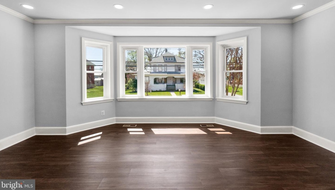 313 Baltimore St, Taneytown MD  21787-2224 exterior