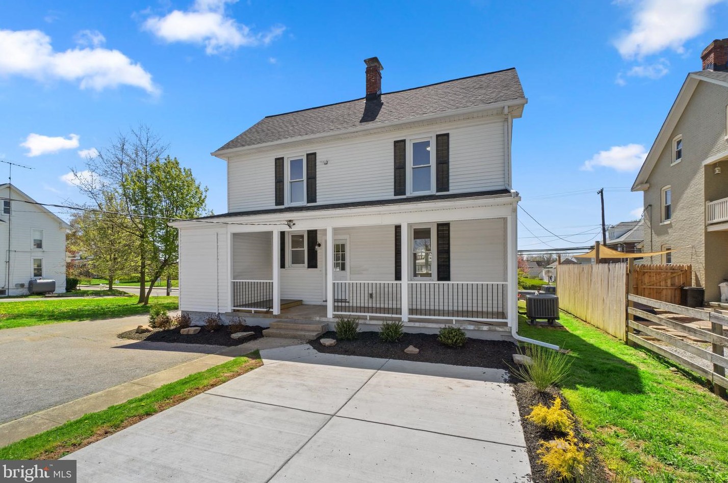 313 Baltimore St, Taneytown MD  21787-2224 exterior