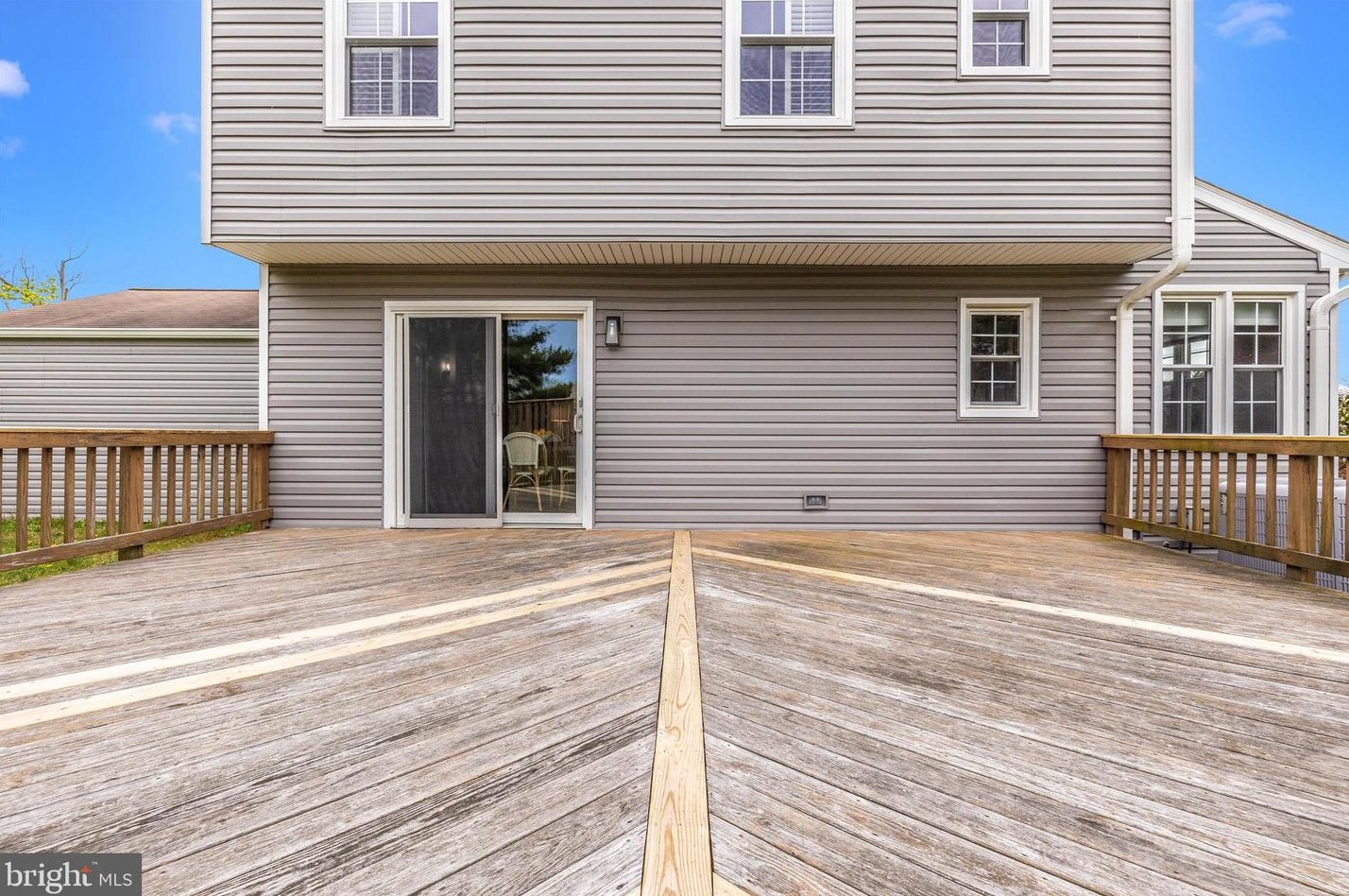 1704 Main St, Mount Airy MD  21771-5398 exterior