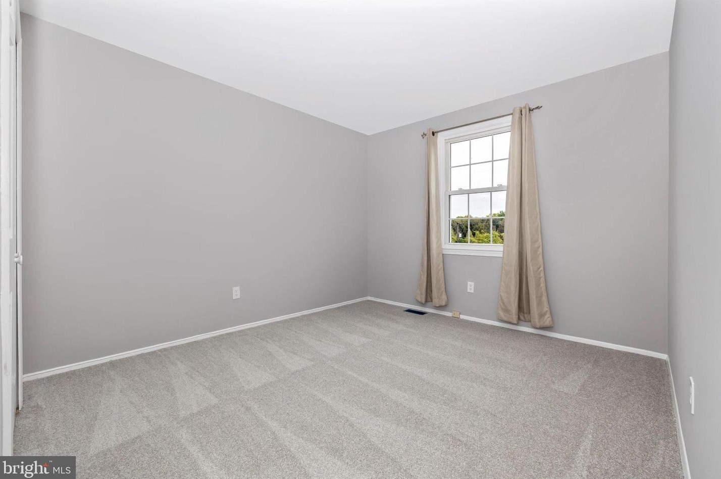 1704 Main St, Mount Airy MD  21771-5398 exterior