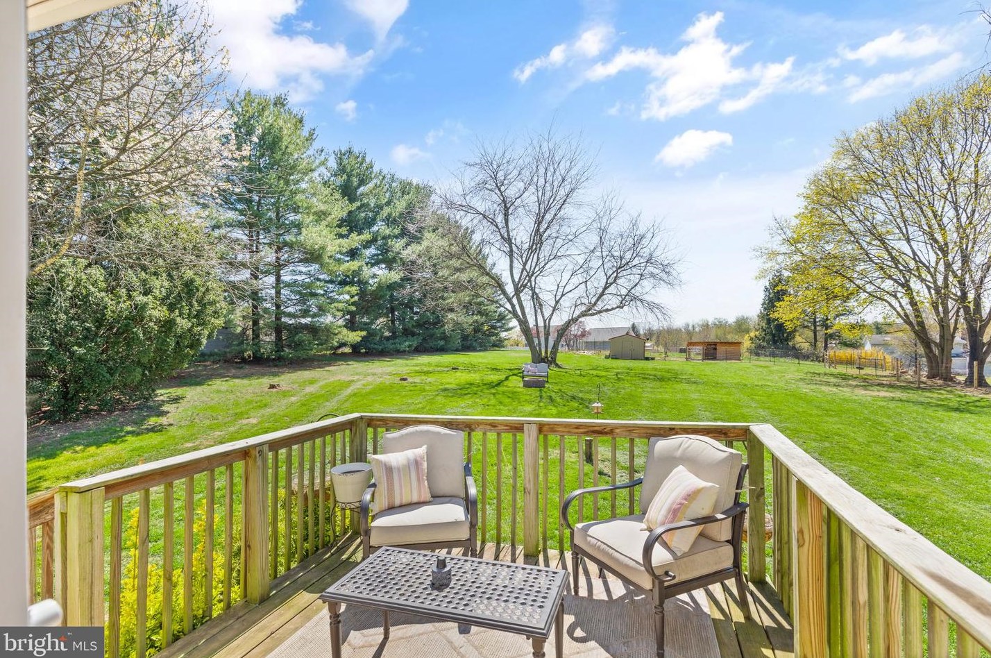 2446 Braddock Rd, Mount Airy MD  21771-8802 exterior