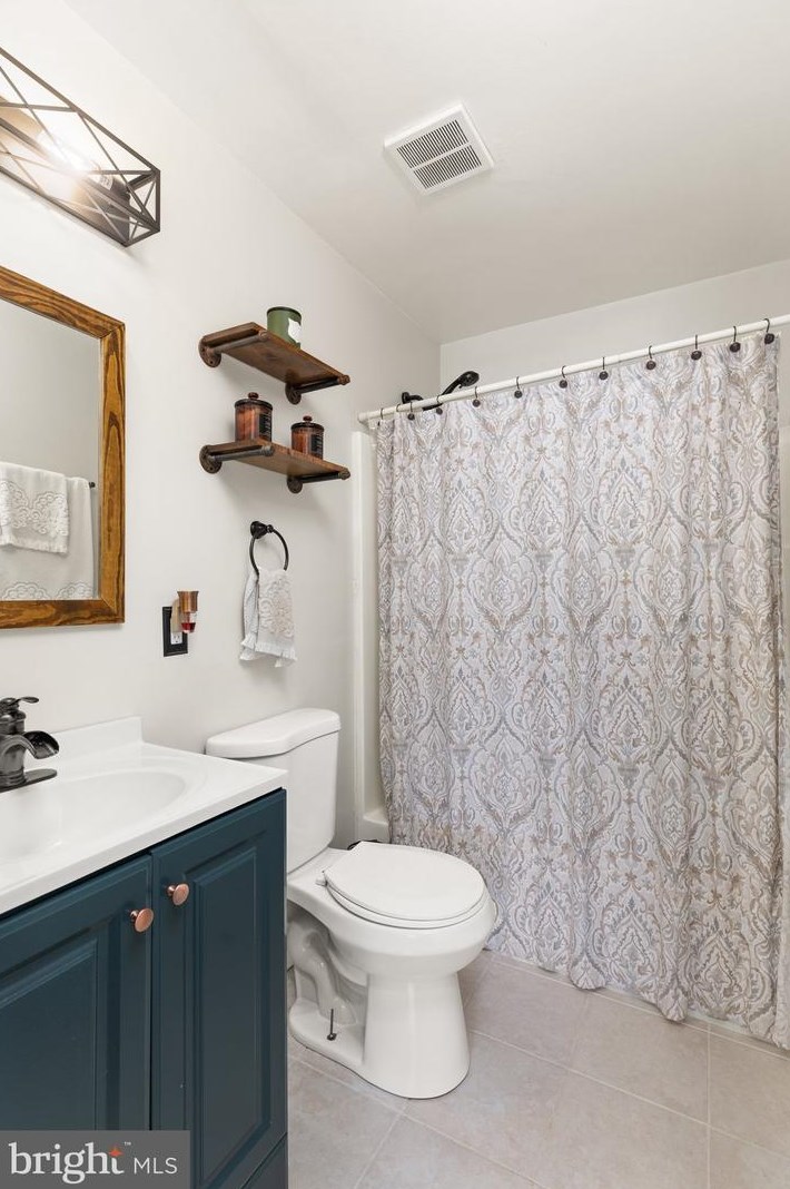 2446 Braddock Rd, Mount Airy MD  21771-8802 exterior