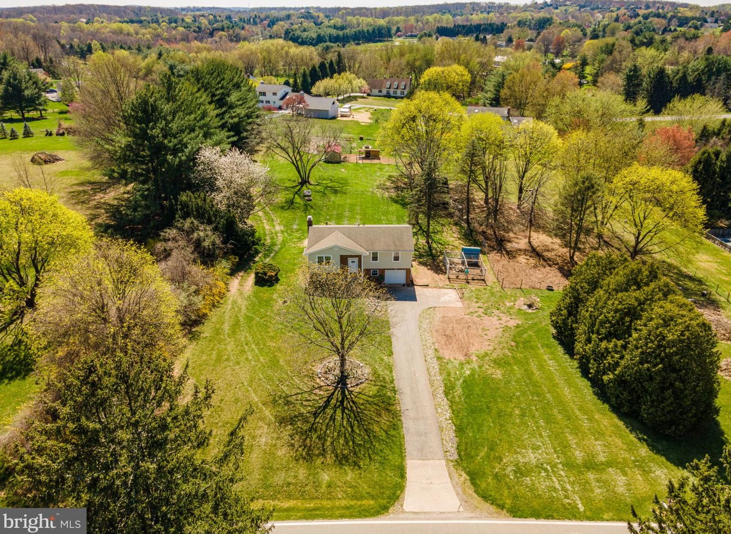 2446 Braddock Rd, Mount Airy MD  21771-8802 exterior