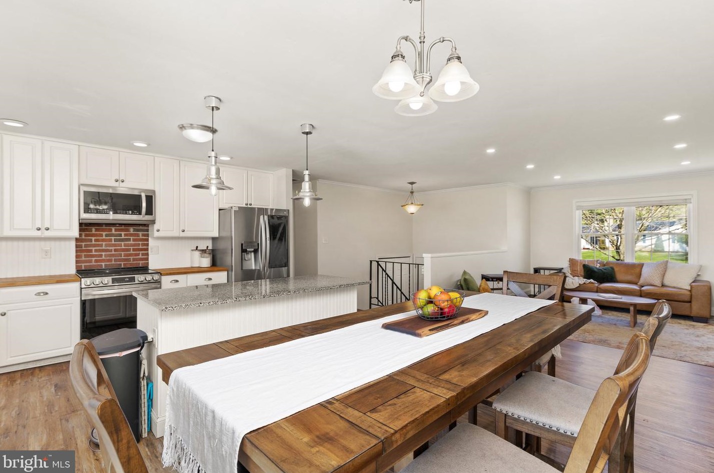 2446 Braddock Rd, Mount Airy MD  21771-8802 exterior